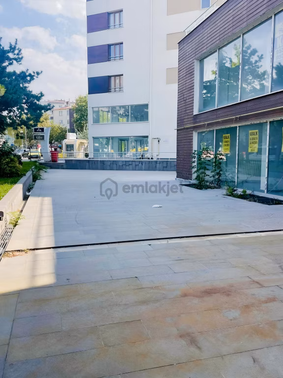 Riva Gayrimenkul'den Bahçelievler Bulvar Üstü 3 Katlı Dükkan 1