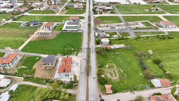 Yks'den Yaylapınar Kaş Caddesi Üzerinde 55m² Kiralık Dükkan 2