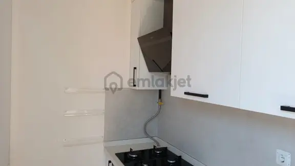 Acıbdam'de E-5 Akasya Acıbademe Komşu,2+2 Kullanımlı,1 Yaşında 2