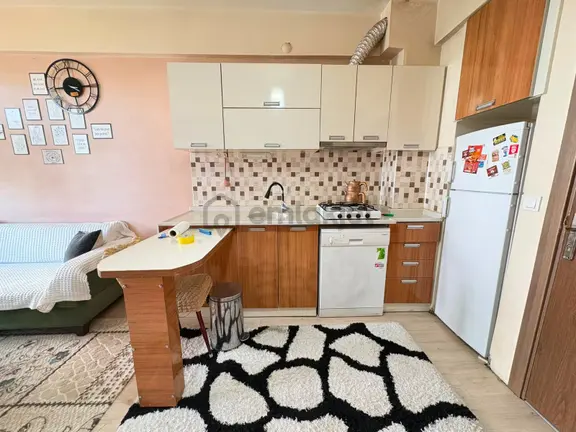 Yüksel Şahin"den Yazırda Tramvaya Yakın Yatay Eşyalı 1+1 Kiralık Daire 2
