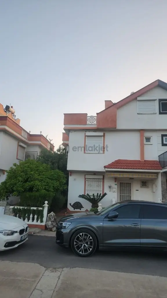 Altıntaş Onur Sitesi Muhteşem Manzaralı Villa 1