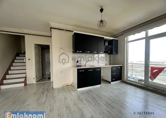 Emlaknomi'den Hastane Civarı Satılık 3+1 Dupleks 140 M2 Asansörlü Uygun Fiyat!! 2