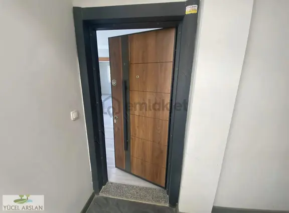 Çiğli Uğur Mumcu'da Fırsat Satılık 2+1 Kapalı Mutfak Daire 2