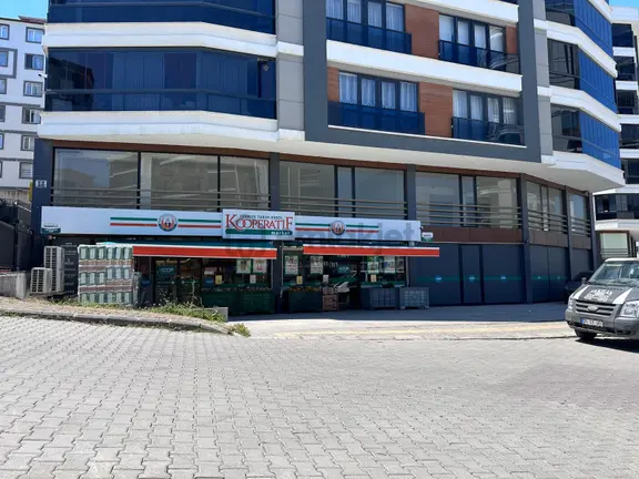 Rw. Beta T/ö'den Kurumsal Kiracılı Satılık Dükkan 1