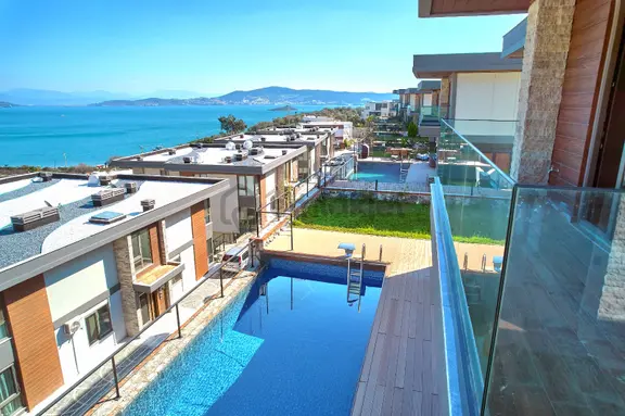 Kıyıkışlacıkta Deniz Manzaralı Ultra Lüks Satılık Müstakil Villa 2