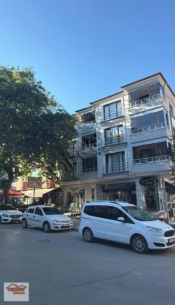 Çamlık Caddesine Cephe 3+1 Asansörlü Geniş Daire 1