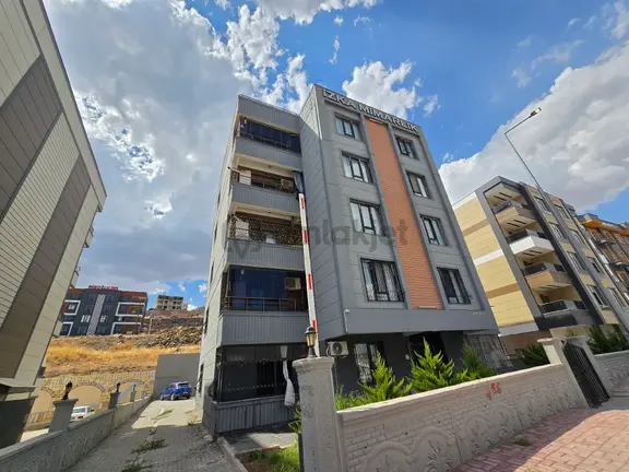 Satılık 2+1 Lüx Arakat 1