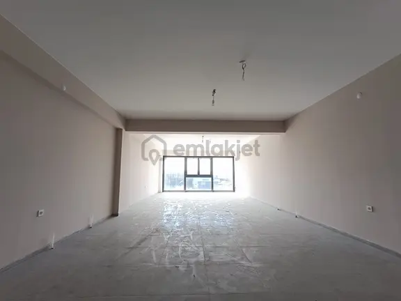 Çerkezköy'de Kiralık 150m² Ticari Dükkan 2