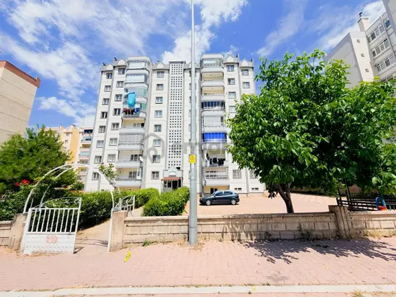 İldem Beyazşehirde Tramvay Durağı Yanında Satılık 3+1 Daire 1