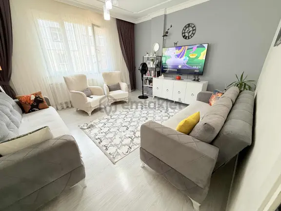 Arzu Emlak'tan 75 Yıl Mah Satılık 110m2 Ara Kat Daire 1