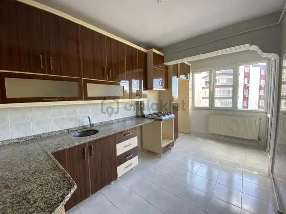 Yeni Mahalle'de Kiralık 3+1 Doğalgazlı Daire 1