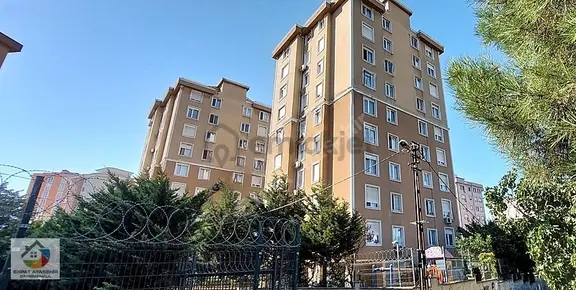Ataşehir Let's Club Bitişiği Geniş Oturuma Hazır Boş 3+1 140m2 1
