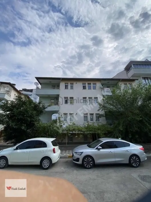 Karşıyaka Mahallesinde Kiralık 3+1 Daire | Vadi Emlak 1