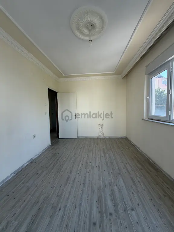 Ünsal'da Katta Ayrı Mutfaklı Satılık 2+1 Daire 2