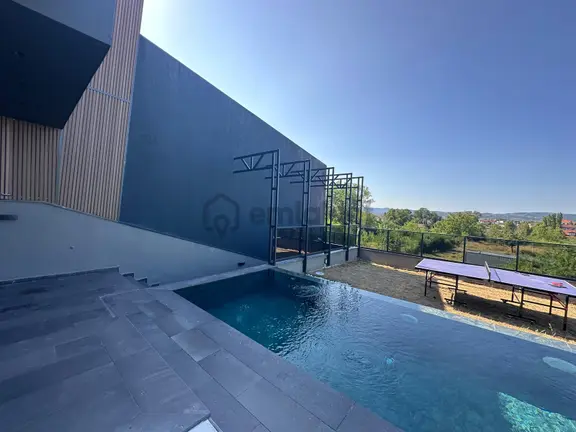 Kartepe Sarımeşe'de Müstakil Havuzlu 6+1 Ultra Lüks Eşyalı Villa 2
