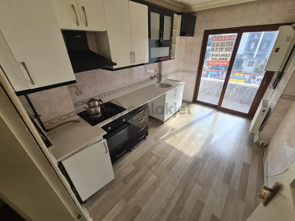 Sancaktepe Göbekte 1.kat Ön Cephe 2-banyolu Kiralık 3+1 Daire 1