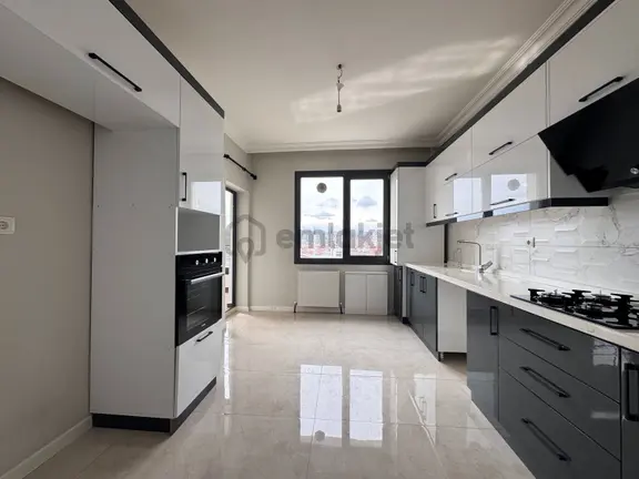 Göktaş'tan█ Protokol Yolu Yakını Site İçinde 4+1 K.garjlı Daire 1