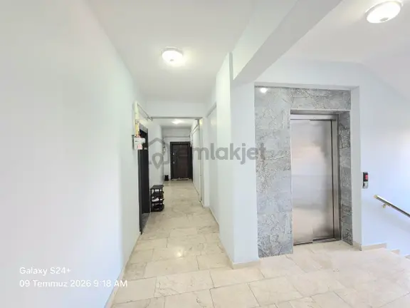 Hak Emlak'tan Hamidiye Mahallesinde Kiralık 1+1 Geniş Daire 2