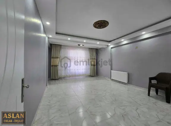 Salih Aslandan Seyrantepede 5 Oda Düz Giriş Balkonlu Daire 2