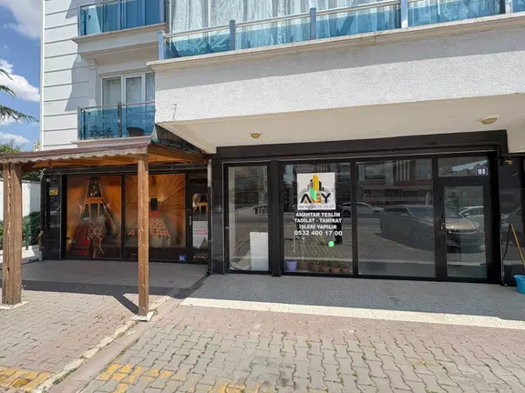 Marka İnşaat Emlak 60m2 Cadde'de Satılık Her İşe Uygun Dükkan 2