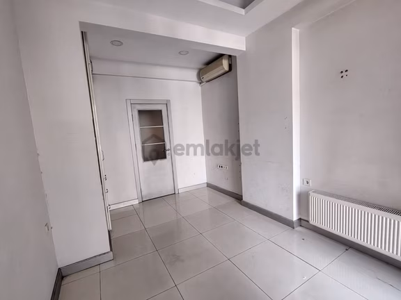 Ayrancı Mahallesi’nde Kiralık 25 M² Bakımlı Dükkan 2