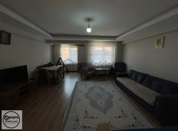 Demirland'dan Satılık Mecidiye'de Çarşıya Yakın 2+1 Yapılı Daire 2