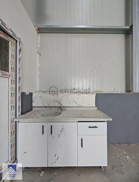 Apak/ Anbar Metalsan 3'de Sıfır 100 M² Kiralık Dükkan 1