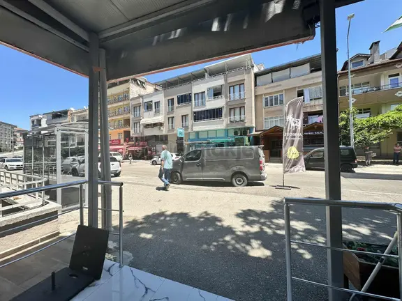 Doburcada Devren Cadde Üzeri Köşe Dükkan 2