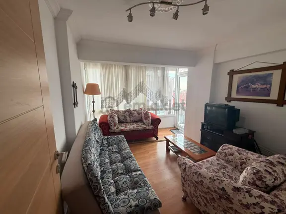 İnönü Cad Hatay Metro Yakını Geniş Ve Ferah 3+1 140 M² Daire 2