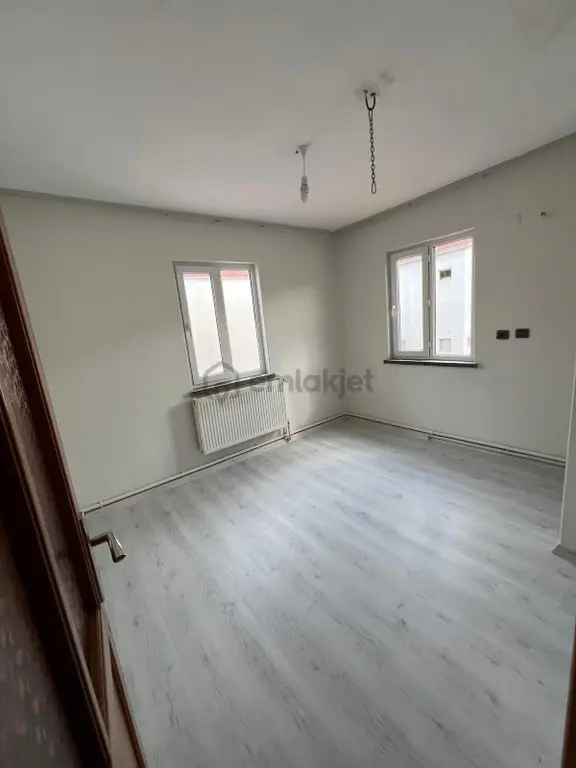 Zeytinköy Mah Yeniyol Altı Çift Balkonlu Kiralık 3+1 Daire 2