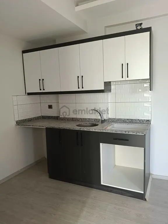 Birlik Gayrimenkul Den Çınarlı Bulvar Üzeri 1+1 Ulaşım Sıkıntısı Olmayan Geniş Oturumlu Fırsat Daire 2