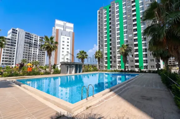Mersin Mezitlide Merkezi Konumda Havuzlu Sitede Daire | Tekce 2