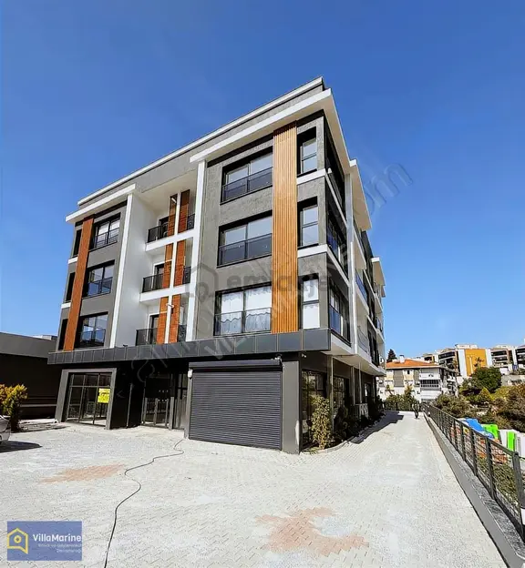 Kuşadası'nda Ebeveyn Banyolu 3+1 Sıfır Daire 1