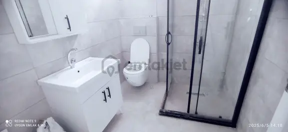 Uygun Denizevleri Tramvay Durağı Yanı Geniş Cam Balkonlu Sıfır 2+1 İlk Kez Siz Oturun 2