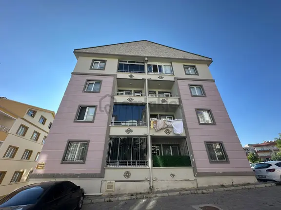 2000 Evler Mah.de Satılık 1+1 70 M² Giriş Kat Fırsat Daire 2