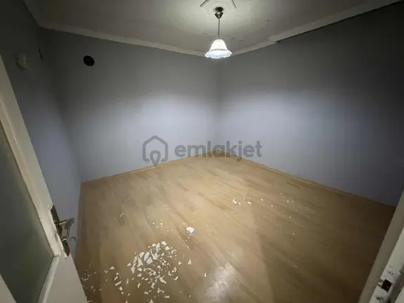 Eşrefpaşa Yapıcıoğlun Da Müstakil İki Katlı Satılık Bina 2