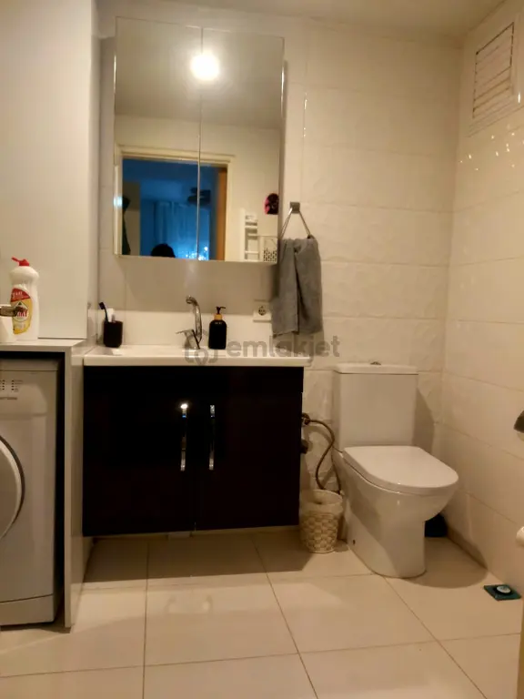 Gaziemir Emlakbankası Konutlarında Geniş Tadilatlı 1+1 2