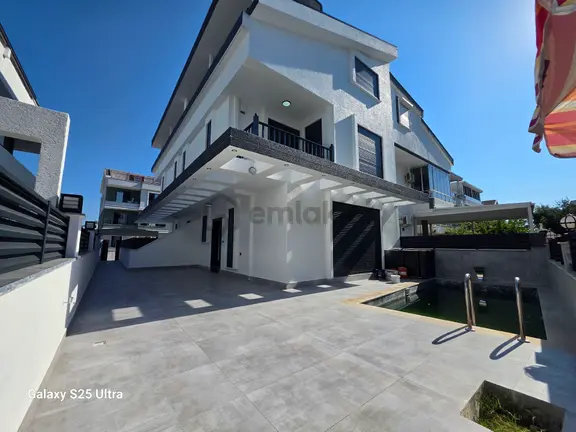 🏕 Aydın Didim Efeler Mahallesi’nde Satılık Müstakil Havuzlu Tripleks Villa 🏝 2