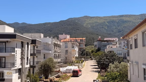 Kuşadası Güzelçamlı’da Denize 900m Oturuma Hazır Satılık 2+1 Daire 1