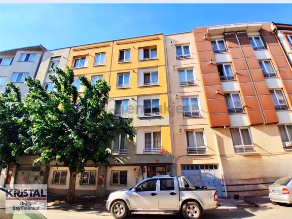 Bahçelievler Espark Yakını Asansörlü Satılık 1+1 Daire 2