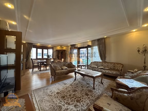 Erciyes'den Erenköy'de 4+1 180 M² Minibüs Cad.ve Marmaray Arası 1