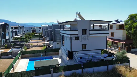 İzmir Seferihisar Doğanbey De Satılık 320 M2 Arsa İçinde 3+1 Tek Müstakil Villa 2