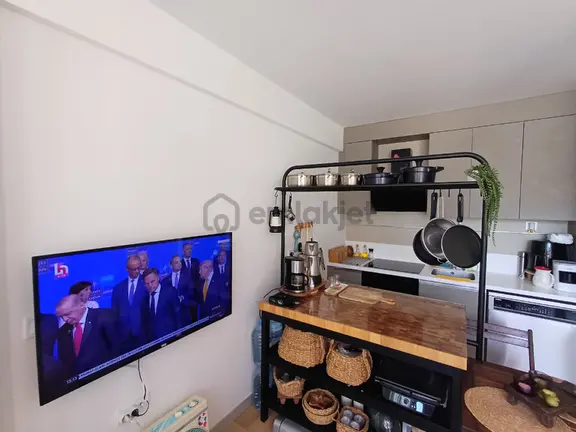 İris Aura Sitesinde Satılık 1+1 Esyali Daire 1