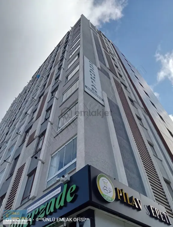Ünlü Emlaktan Hastaneler Karşısında Kiralık Eşyalı 1+1 Manzaralı 1