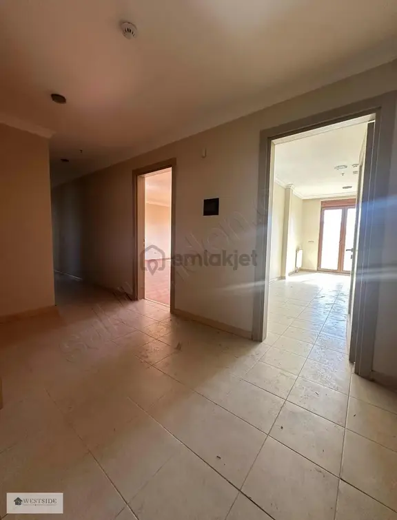 Bahçeşehir Spradon Kuleler 4+1 Ara Kat Ebeveyn Banyolu Satılık 1