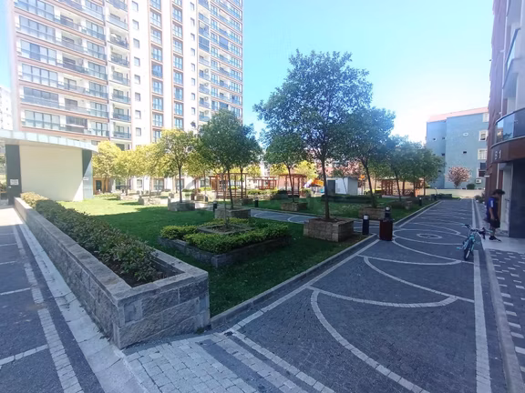 Sitede Kapalı Açık Otoparklı E5e Metroya Yürüme Daire 2+1 2