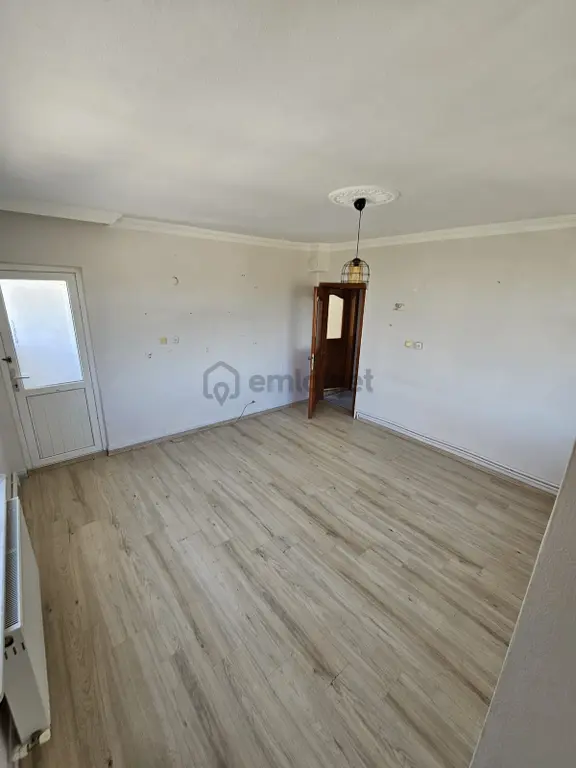 Arnavutköy Taşoluk Mehmet Akif Mahallesinde Kiralık 2+1 Daire 2