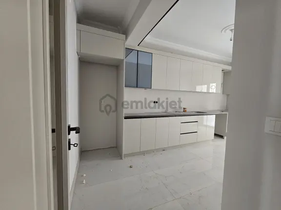 Çiftlikönü Mh. Ara Kat 2+1 Satılık Daire 1