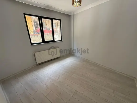 Bülent Yılmaz'dan 5 Yaşında 2+1 Satılık Müstakil Bahçeli Daire 1