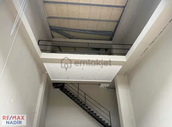 Remax Nadir Sanayi Sitesinde Asma Katlı Dükkan 1
